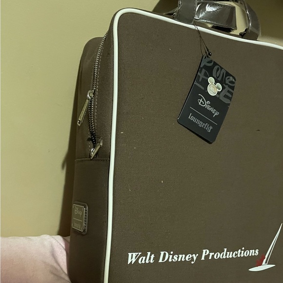 Loungefly Walt Disney Productions Travel Bag/Tote bag new with tags - Picture 2 of 5